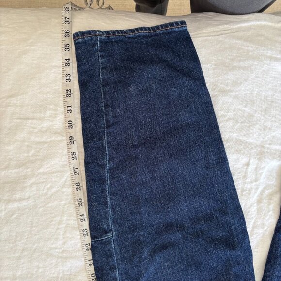 Old Navy High Rise Barrel Leg Jeans - Picture 7 of 9